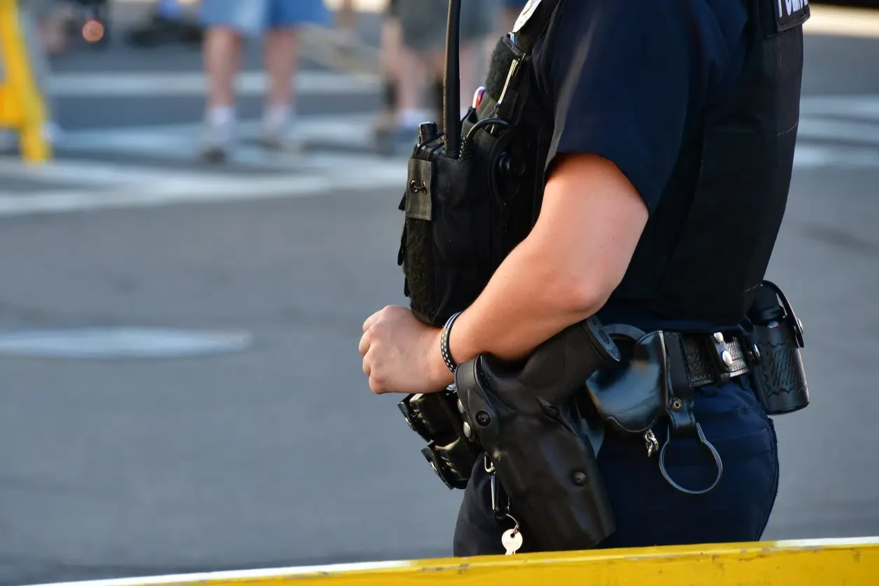 estatura-minima-policia-nacional