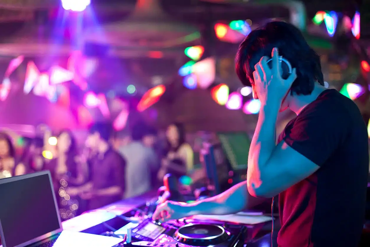 ¿Es difícil ser DJ? ¡Esto es lo que necesitas para conseguirlo!