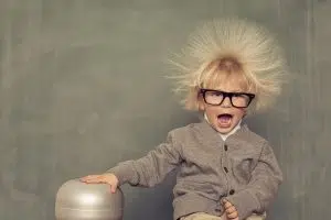 ¿Por qué tenemos electricidad estática en el pelo y cómo la eliminamos?